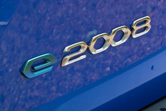 Peugeot 2008 SUV 1.2 PureTech 130 Allure EAT8